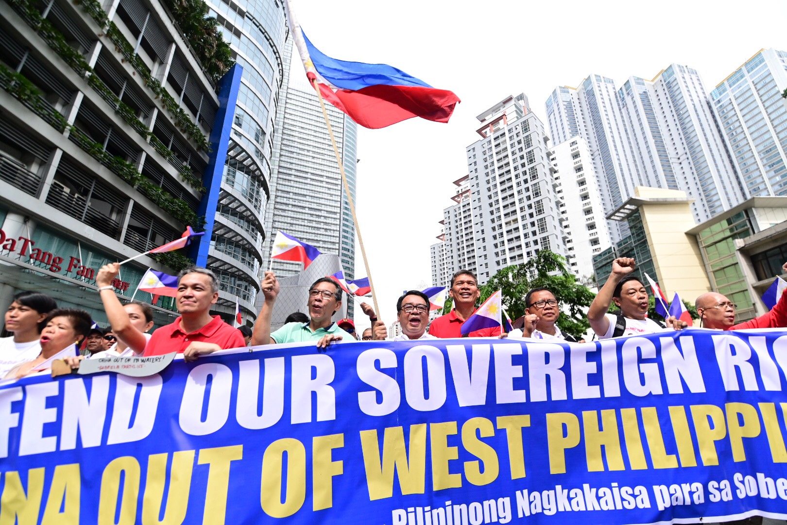 Duterte critics lead Day of Valor rally vs China