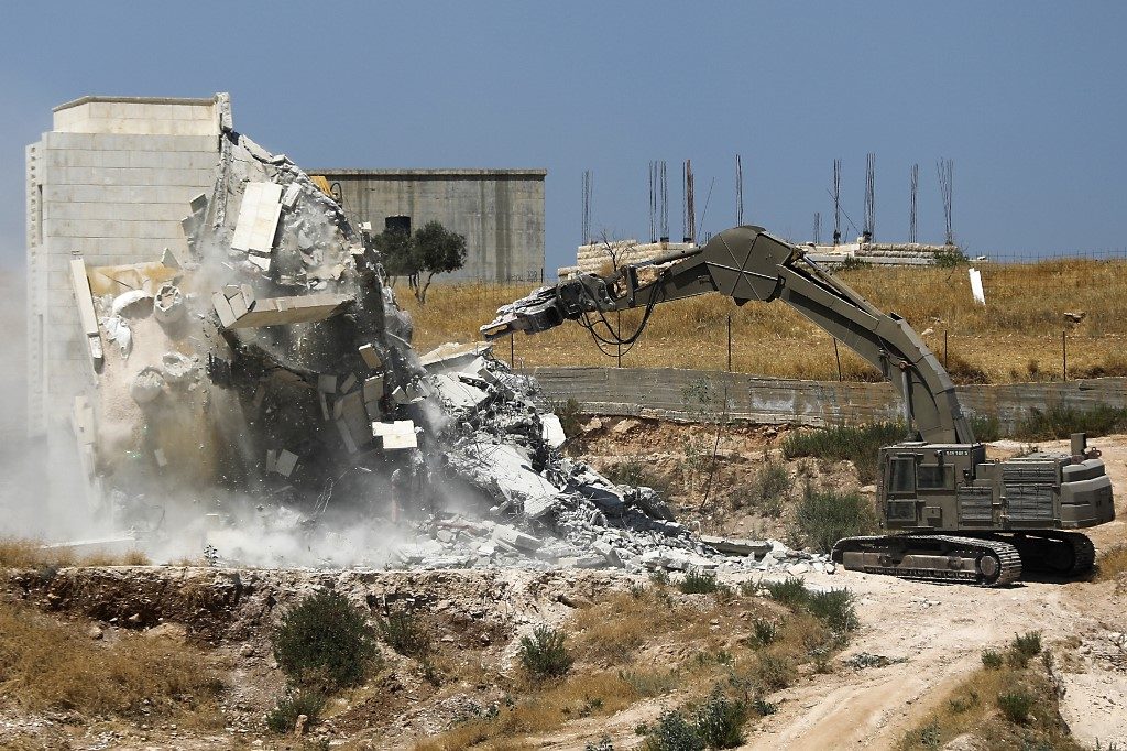Israel demolishes Palestinian homes in Jerusalem area