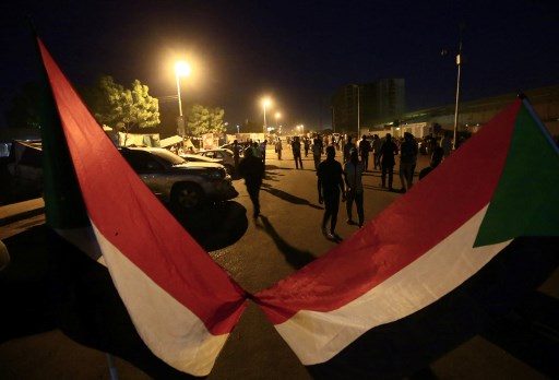 Sudan protesters agree to direct talks with ruling generals