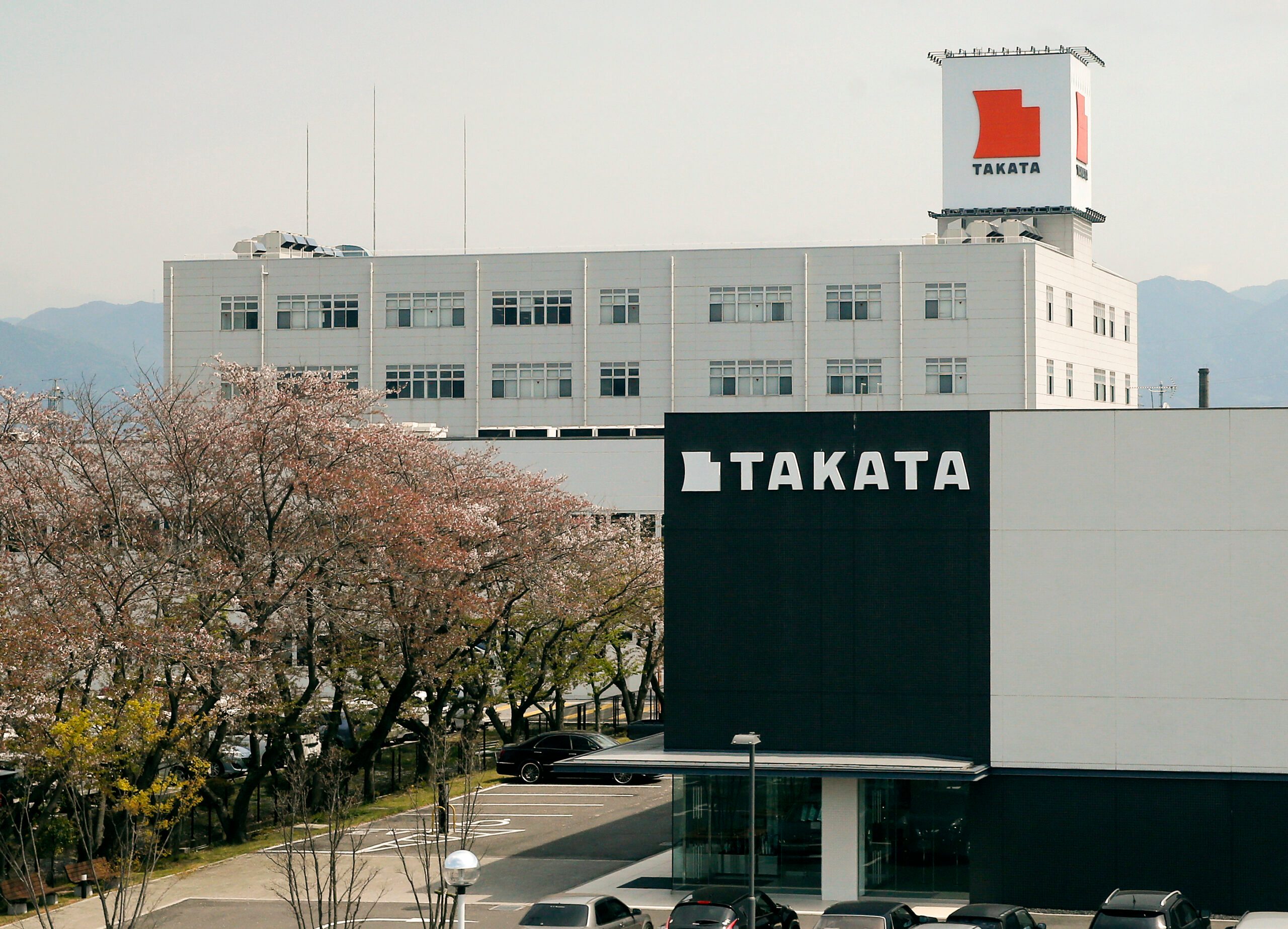 US urges immediate fix of some faulty Takata airbags