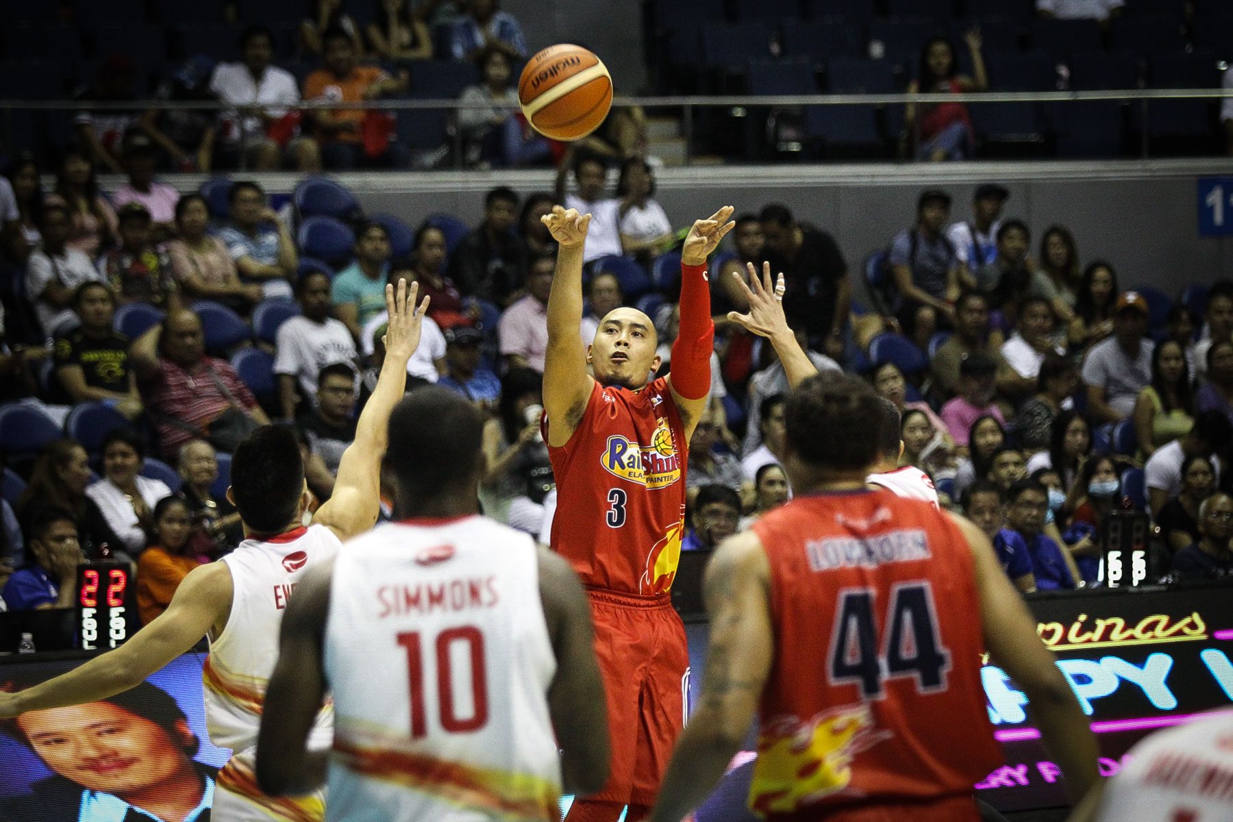 Rain or Shine takes care of Phoenix for first win
