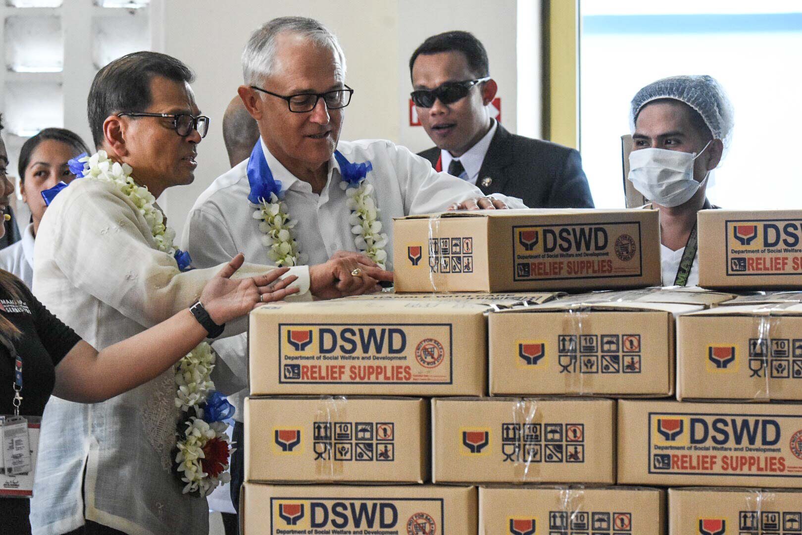DSWD VISIT. Australian Prime Minister Malcolm Turnbull visits the Department of Social Welfare and Development National Resource Operations Center on November 13, 2017. Photo by Angie de Silva/Rappler 