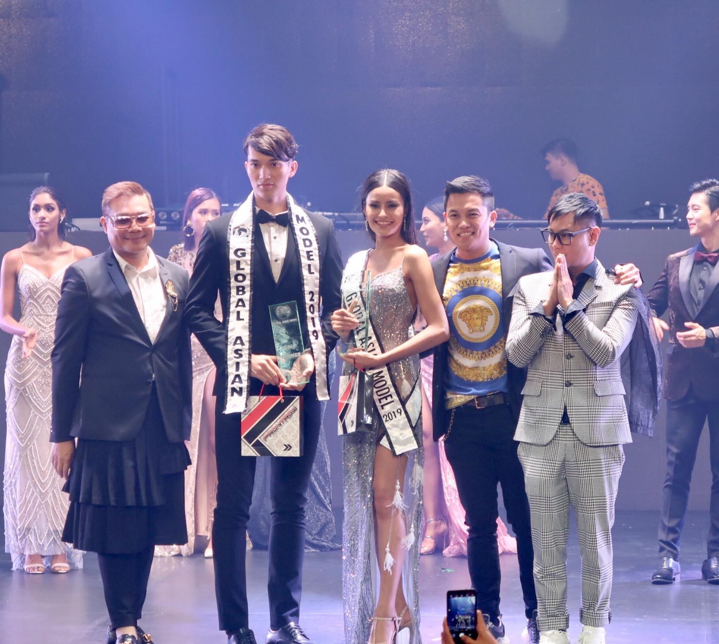 THAILAND'S NIGHT. The Global Asian Model 2019 winners Falcom and Artittaya of Thailand with Jonas Gaffud and Frontrow Philippines Founders, RS Francisco and Sam Verzosa. Photo by Voltaire Tayag/Rappler
 
