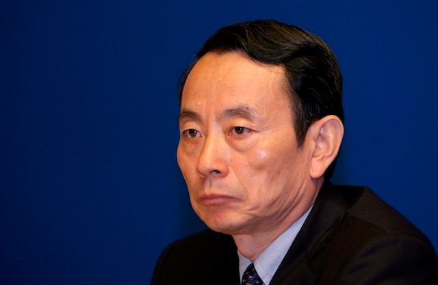 Top China official goes on trial for graft