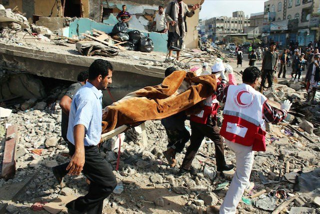 Humanitarian fears grow as strikes, clashes rock Yemen
