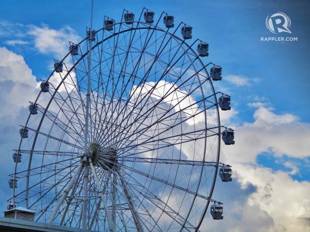 TALLEST FERRIS WHEEL. Ride the Sky Eye to get one of the best views of Tagaytay. Photo by Rhea Claire Madarang  