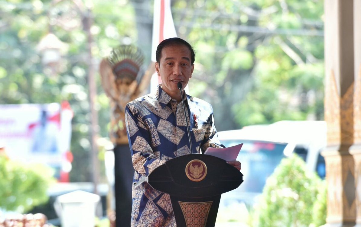 Jokowi: Katanya dulu saya Presiden ndeso, sekarang loncat menjadi otoriter?