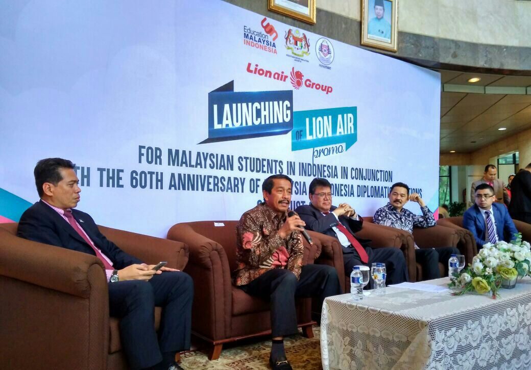 DISKON. Perusahaan Lion Air Group meluncurkan program pemberian diskon bagi pelajar Malaysia di Indonesia. Foto: Lion Air 
