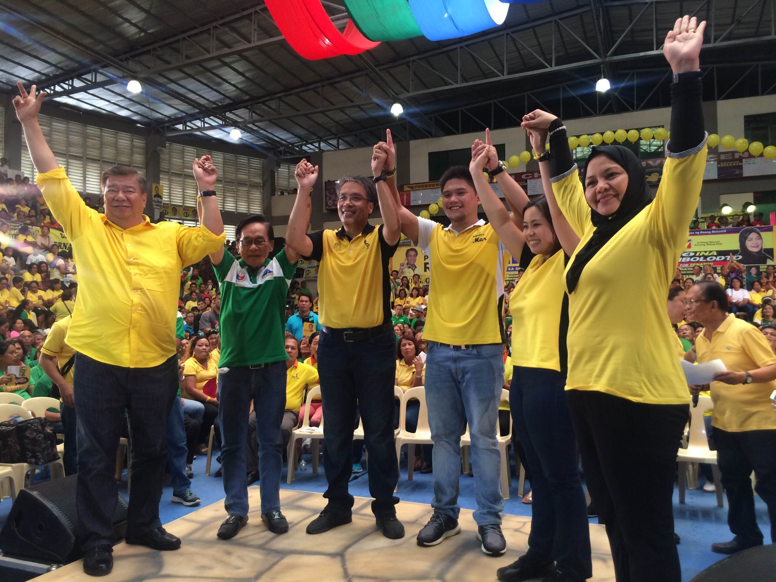 Roxas: My rivals allied with ‘discredited’ Cebu pols