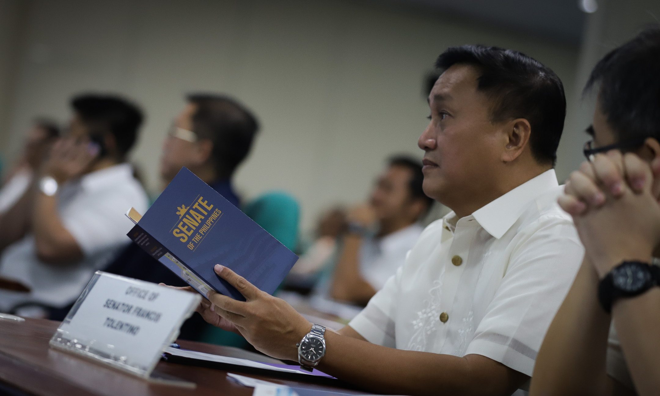 EARLY BIRD. Senator-elect Francis Tolentino is the first to arrive at the briefing for  neophyte senators on June 25, 209. Photo by Jospeh Vidal/Senate PRIB 