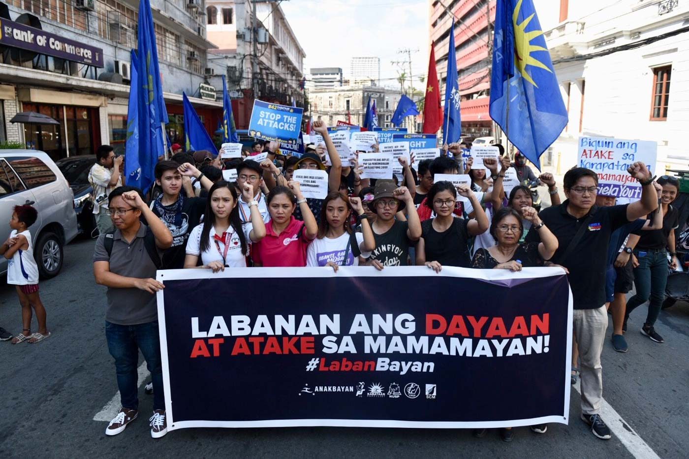 COMELEC PROTEST. Partylist and militant groups troop the Comelec office in Manila to protest perceived election fraud on May 14, 2019. Photo by LeAnne Jazul/Rappler 