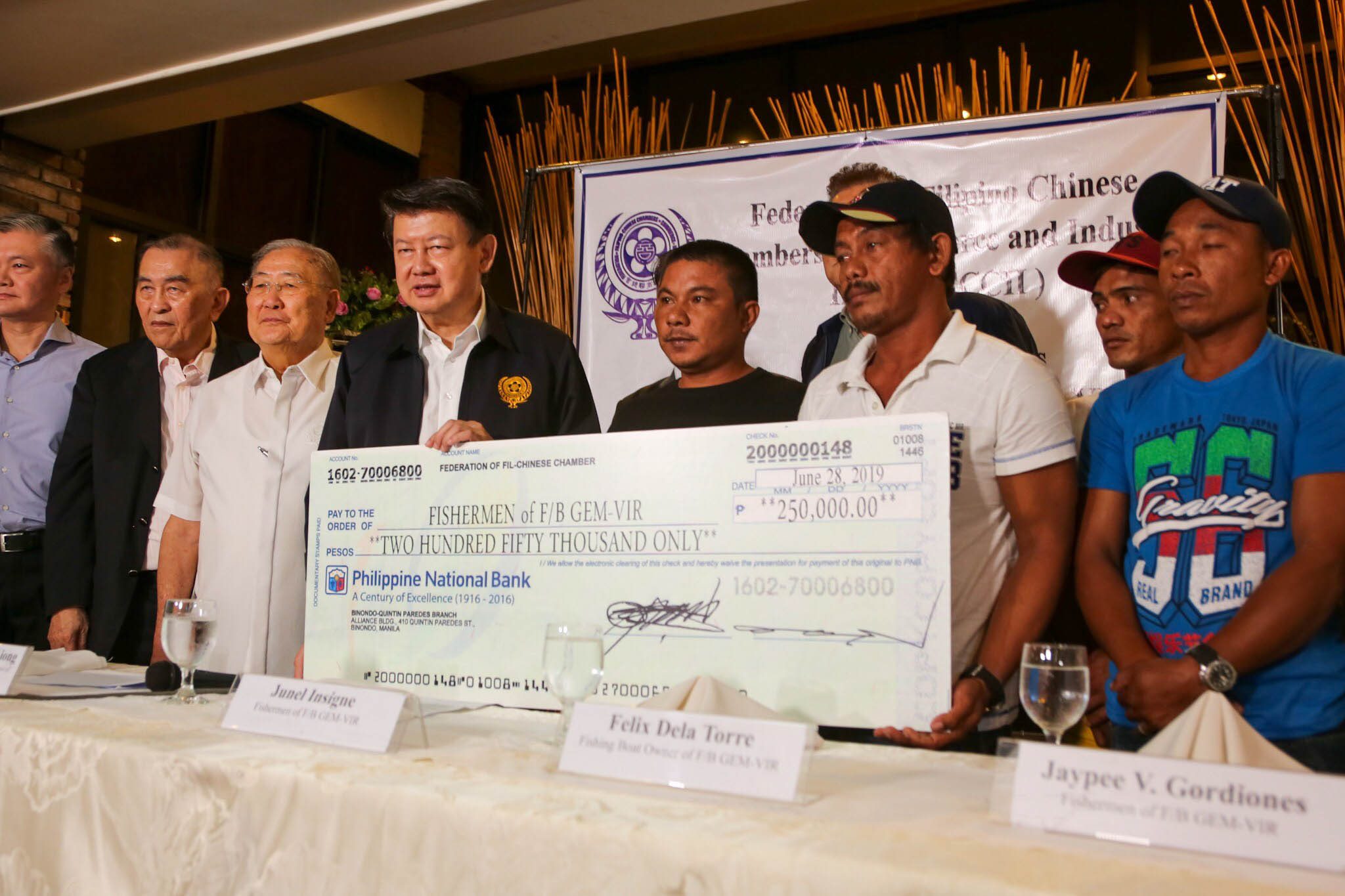 Filipino-Chinese businessmen give P1.2 million for sunken boat’s repair