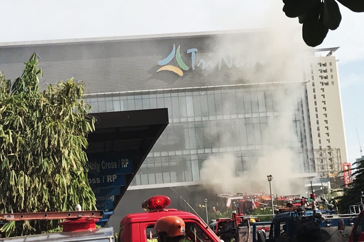 Fire hits TriNoma mall in Quezon City