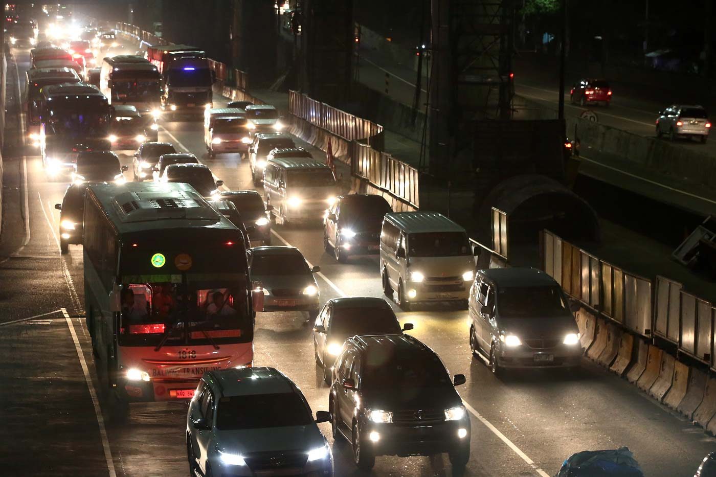 LTFRB threatens to revoke permits of overcharging ride-hailing firms