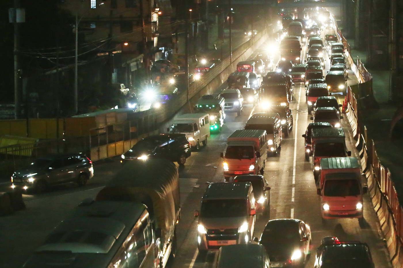 No traffic improvement by end of 2019? Blame Congress, says Duterte