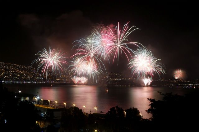 Fireworks go off at Valparaiso Bay in Chile, during New Year celebrations on January 1, 2016. Photo by Sebastian Silva/EPA 