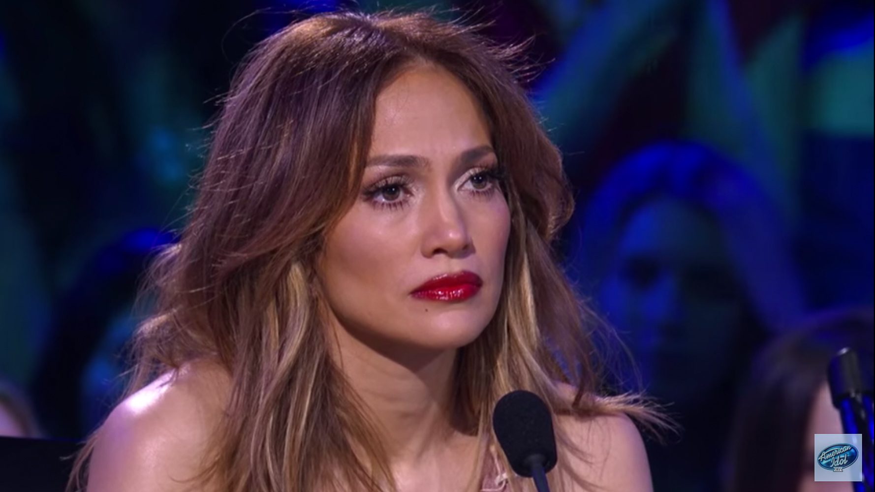 JLO. The 'Idol' judge looks on during Kelly Clarkson's moving performance. Screengrab from YouTube/American Idol 