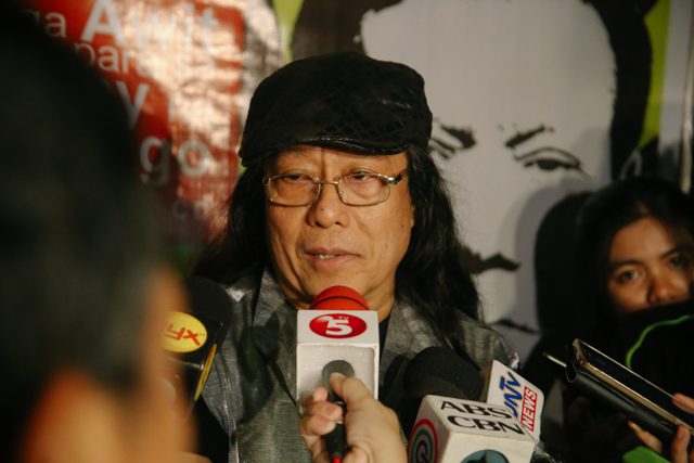 TORRE DE MANILA. Freddie Aguilar gives his opinion regarding the Torre de Manila issue. Photo by Paolo Abad/Rappler  