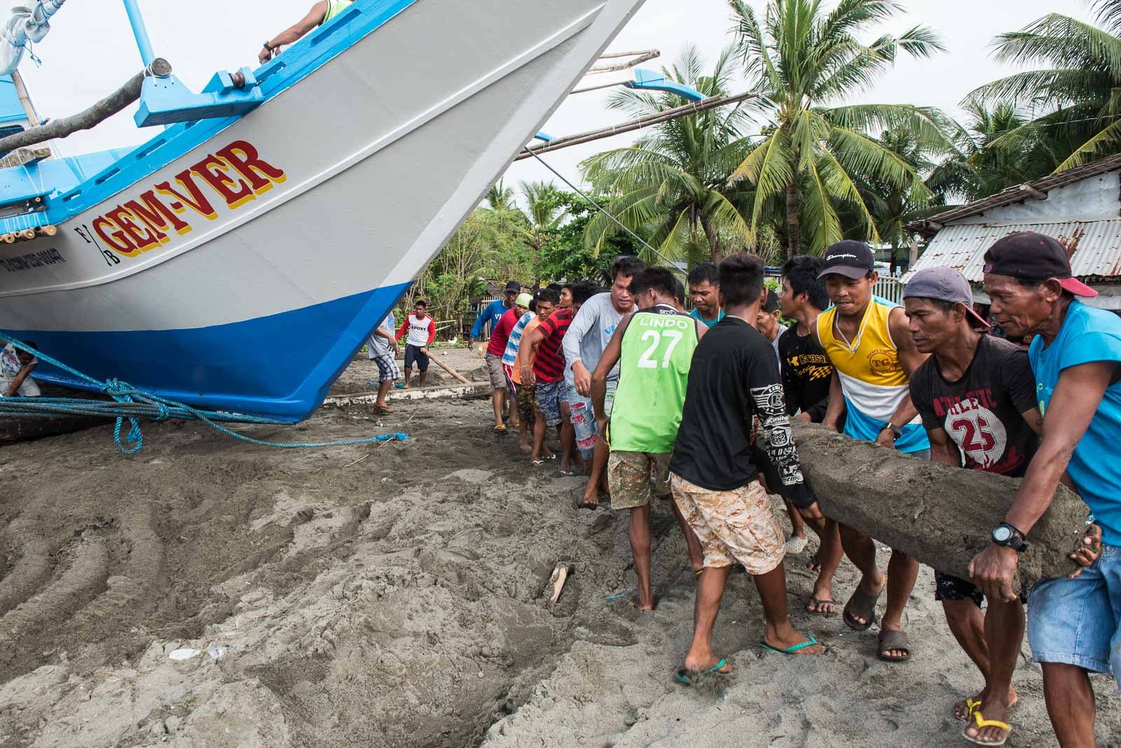 Duterte officials finally aid Gem-Ver fishermen vs Chinese ship owner