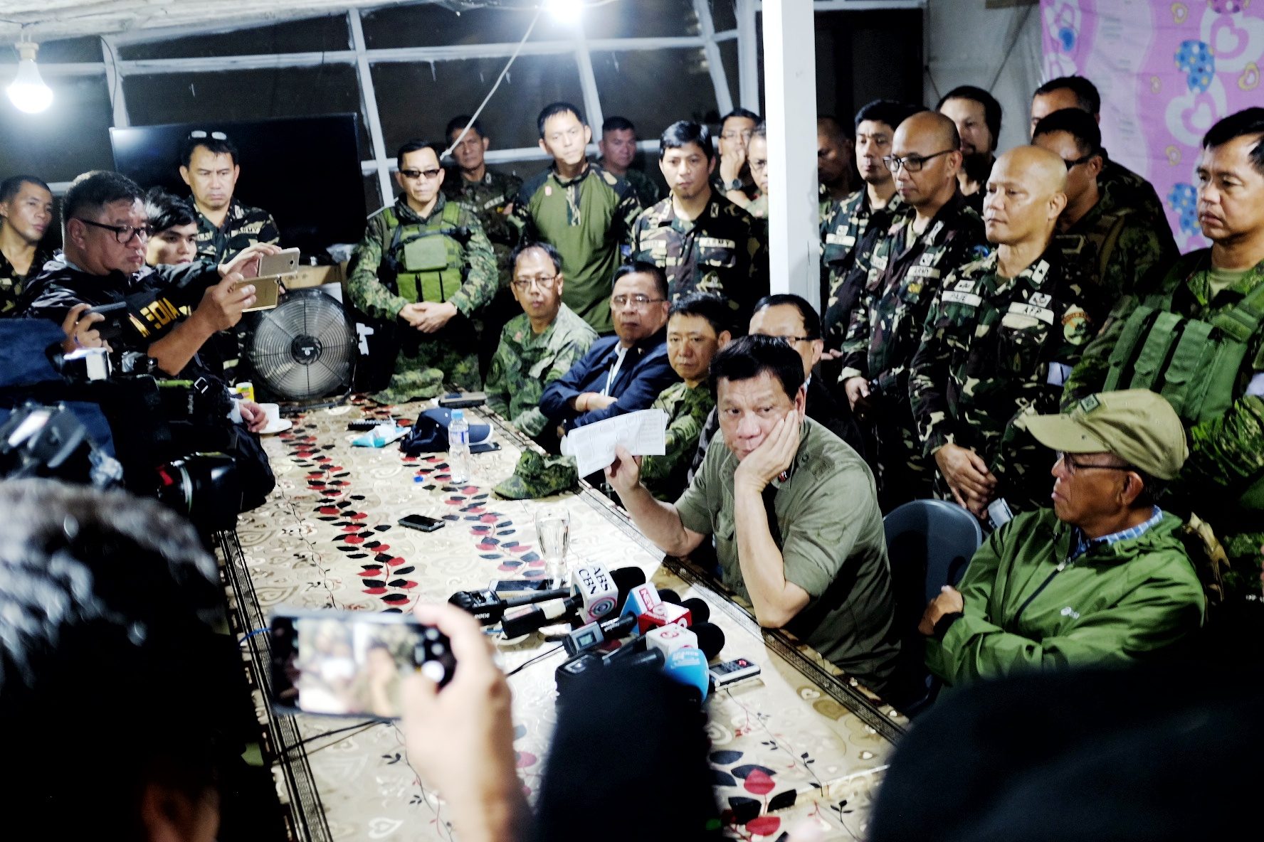 5TH VISIT. President Rodrigo Duterte, along with top military officials, visits Camp Ranao in Marawi City on September 21, 2017. Photo by Bobby Lagsa/Rappler   