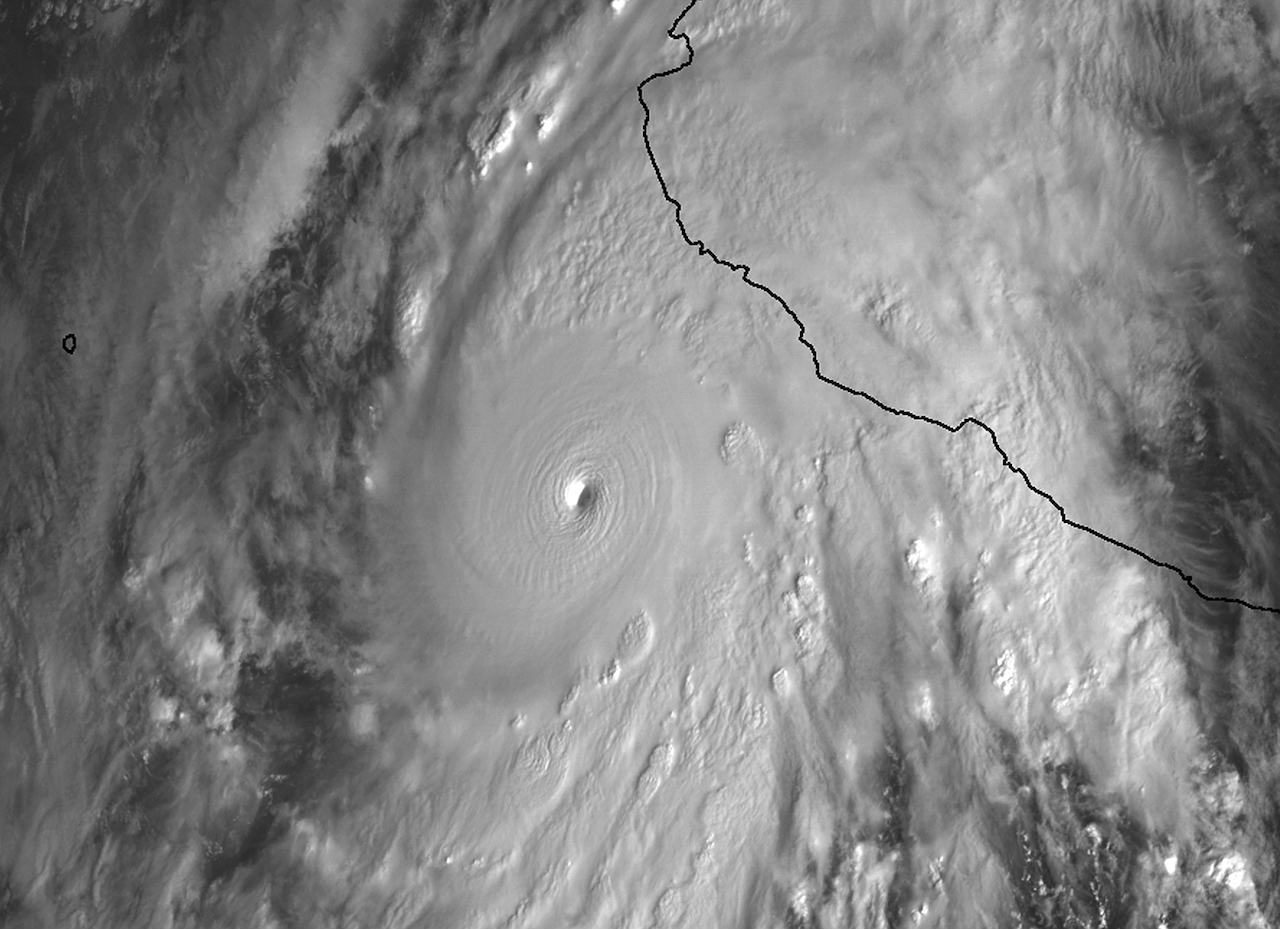 Record-breaking Hurricane Patricia slams Mexico