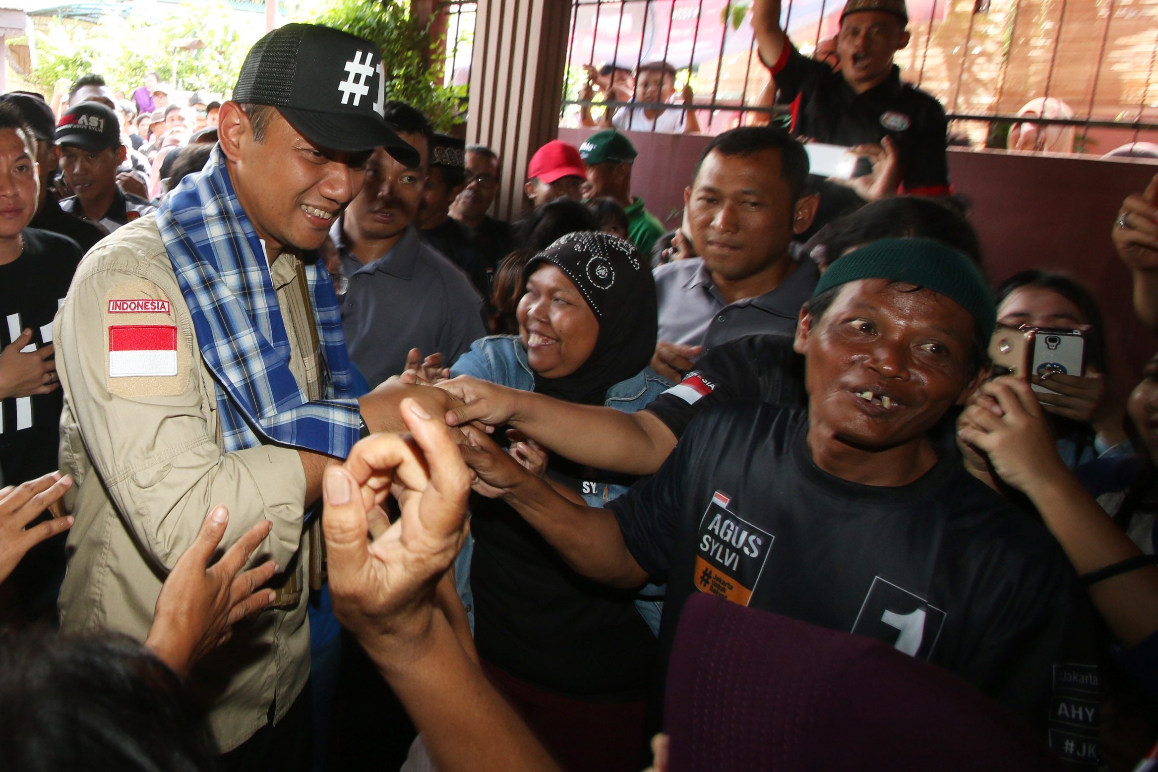 BLUSUKAN. Agus Harimurti Yudhoyono banyak melakukan gerilya politik selama masa kampanye. Foto oleh Rivan Awal Lingga/ANTARA 