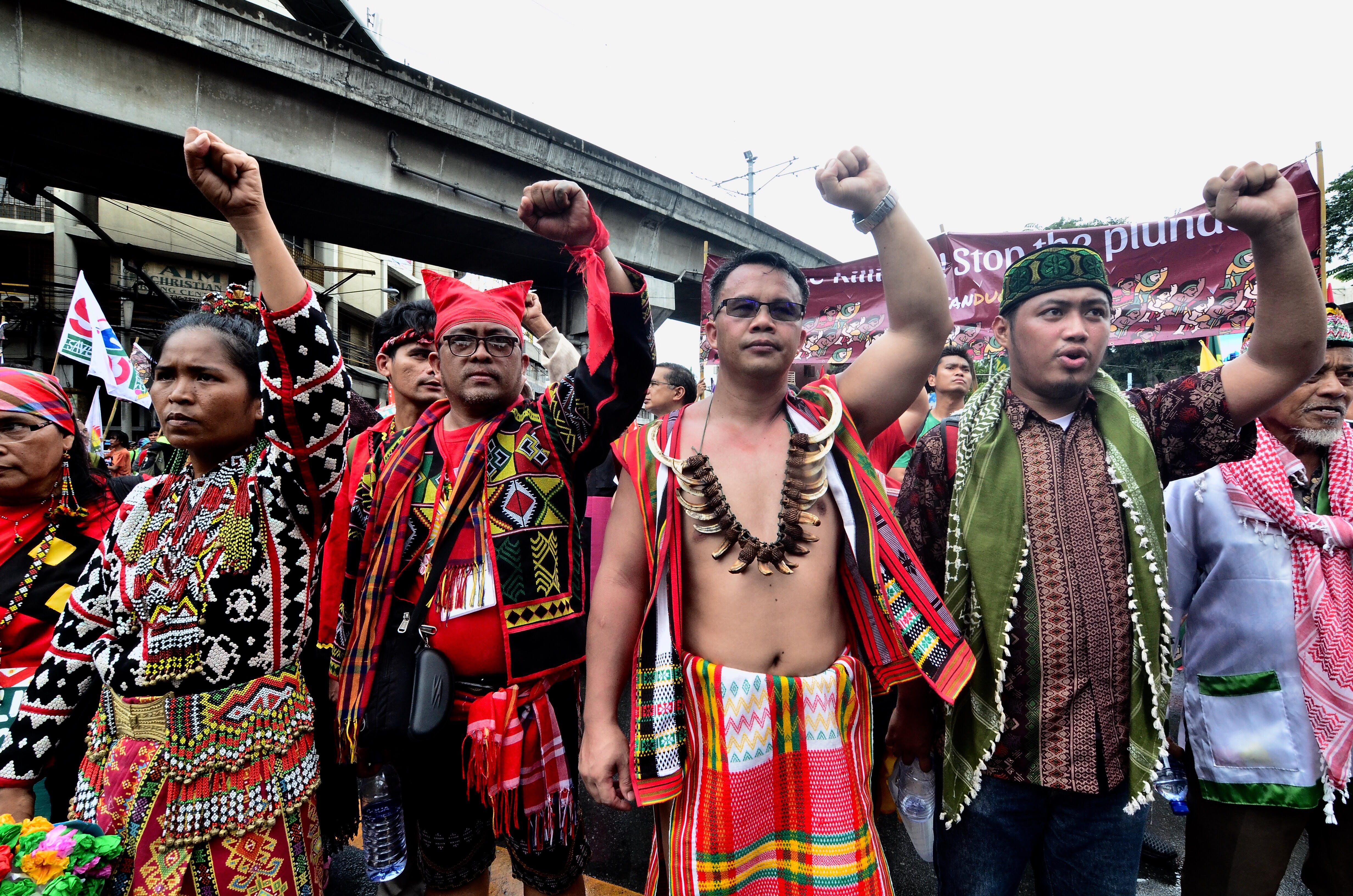MARCH VS MARTIAL LAW. Hundreds of Lumads arrive in Manila on August 31, 2017, after a month-long march across the Philippines to call on the government to end Martial Law in Mindanao. Photo by Maria Tan/Rappler   
