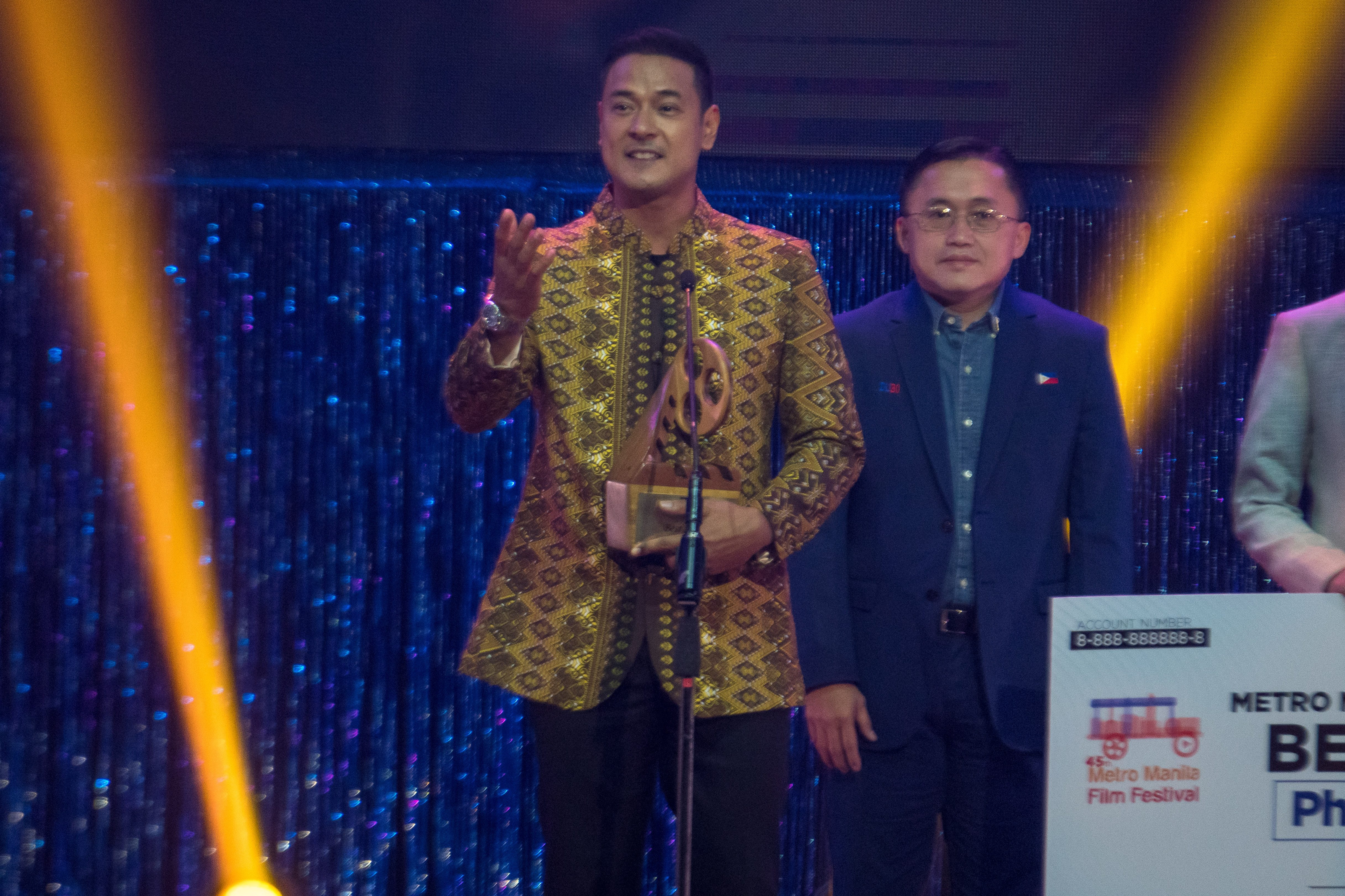 SURPRISE WIN. Allen Dizon makes a speech after winning Best Actor for 'Mindanao.' 