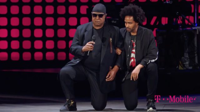 WATCH: Stevie Wonder kneels as he leads anti-poverty concert