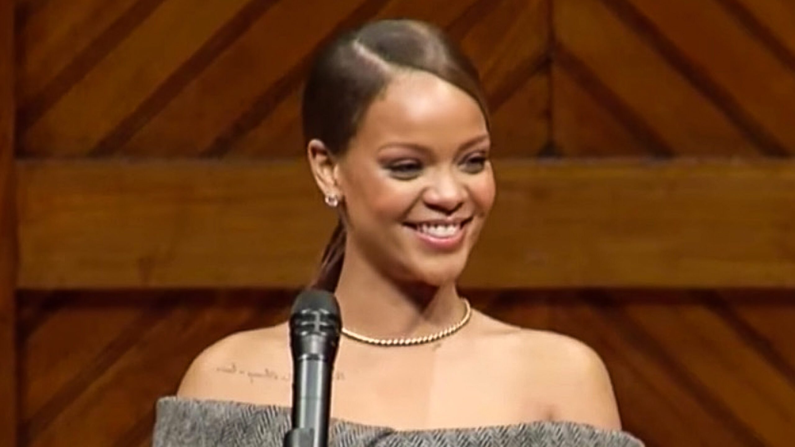 WATCH: Rihanna accepts Harvard humanitarian award