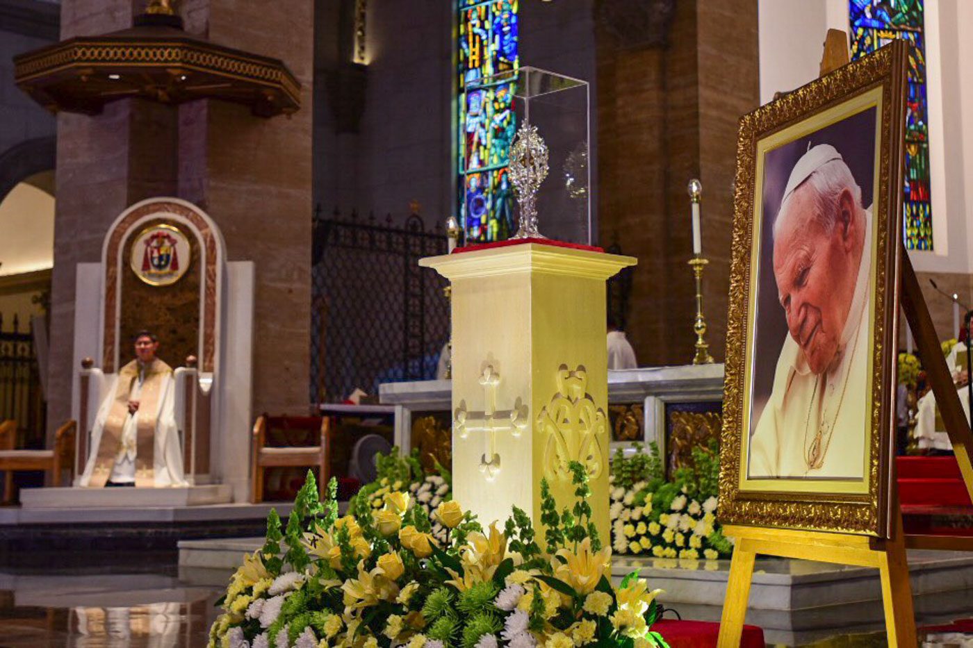 ANNIVERSARY GIFT. The blood relic of Pope Saint John Paul II is given to the Manila Cathedral as a gift as the cathedral celebrates the 60th anniversary of its rebuilding after World War II. Photo by Maria Tan/Rappler  