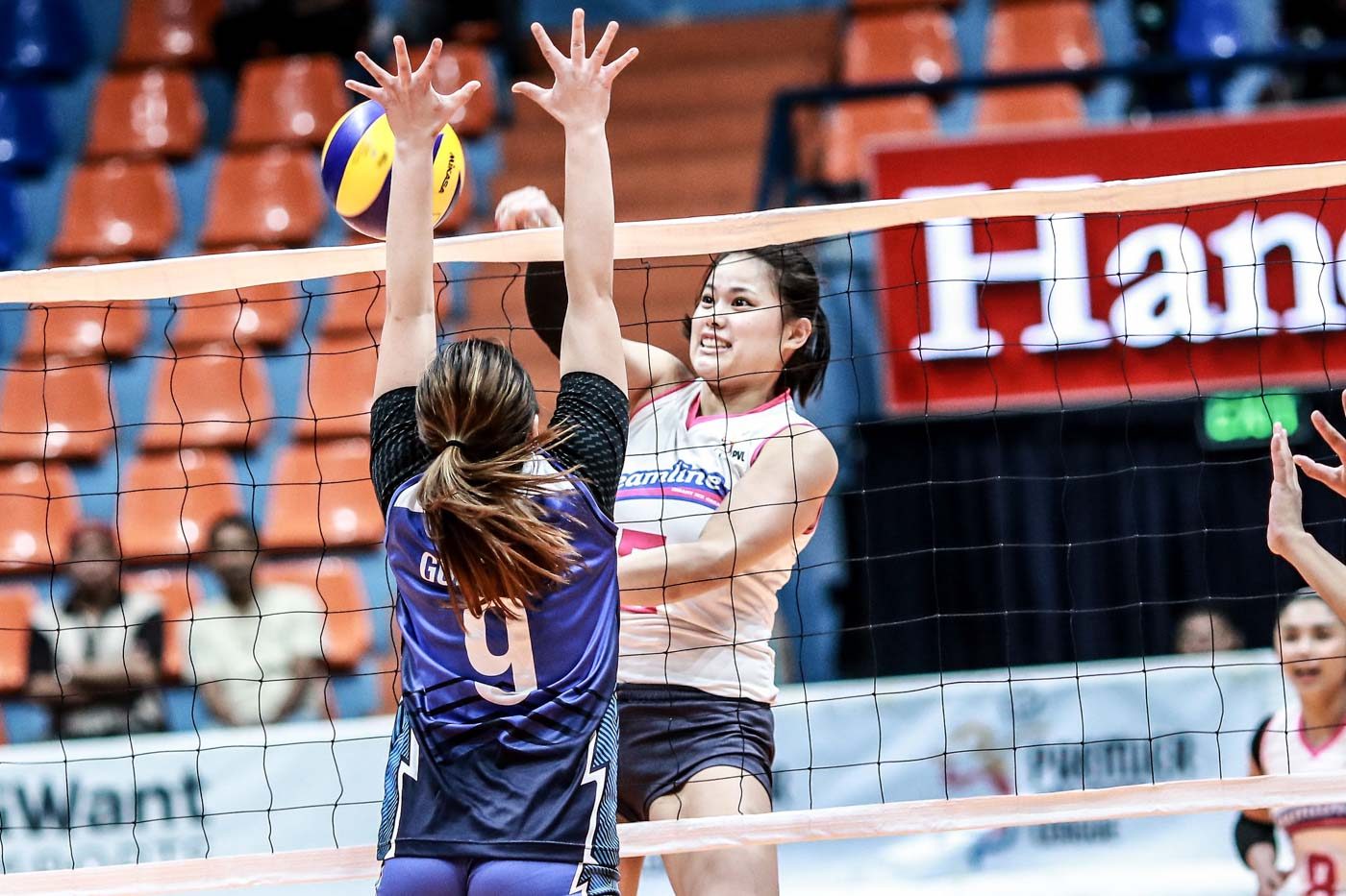 Creamline goes 10 in a row; Air Force upsets Motolite