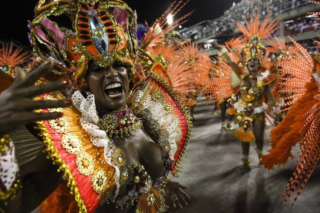 Controversy-hit samba school wins Rio carnival title