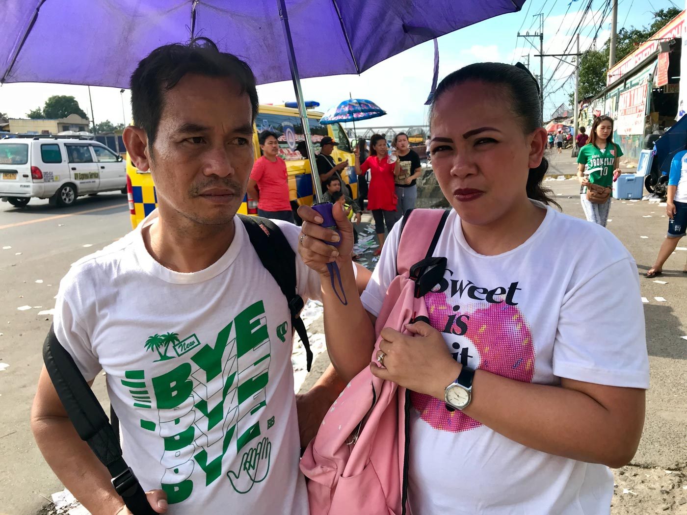 RONALYN CRUZET with her husband. Photo by Rambo Talabong/Rappler 