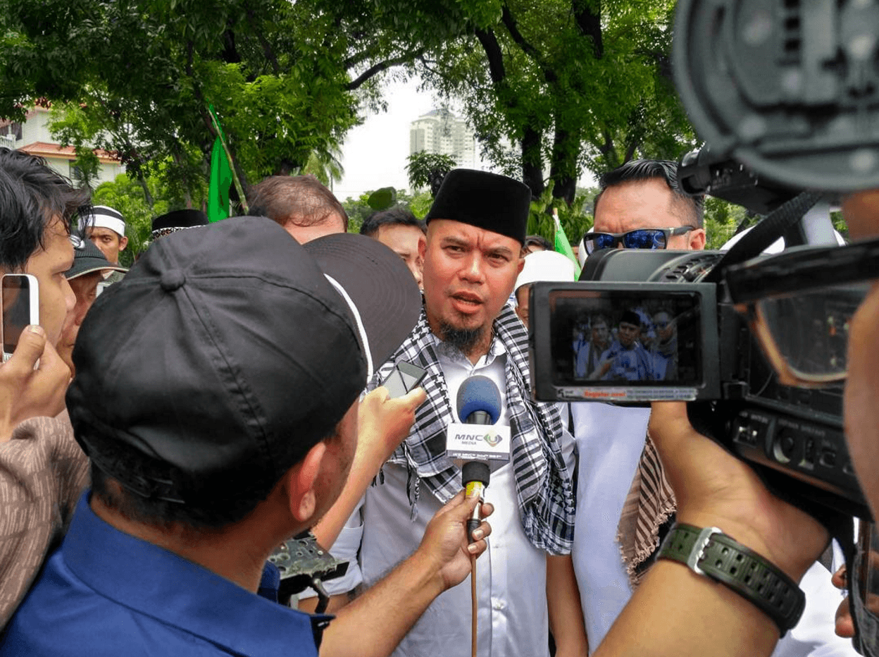 Ahmad Dhani saat diwawancarai media pada Aksi Bela Islam di Jakarta, 4 November 2016. Foto dari Instagram/ahmaddhaniprast 