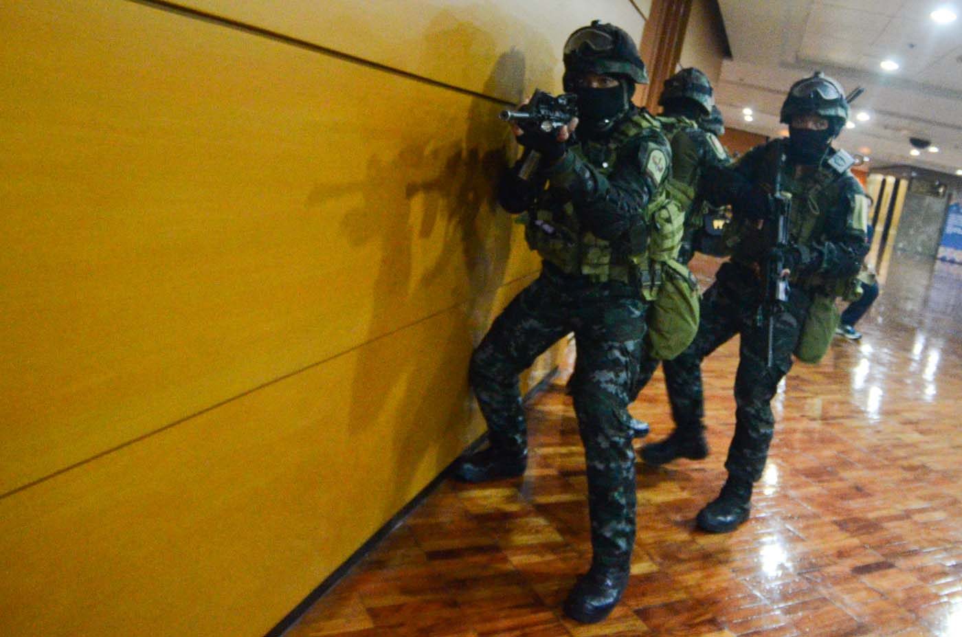 'WORST CASE.' Over the weekend, the country's elite anti-terrorism police conduct drills of security plans. File photo by Alecs Ongcal/Rappler 