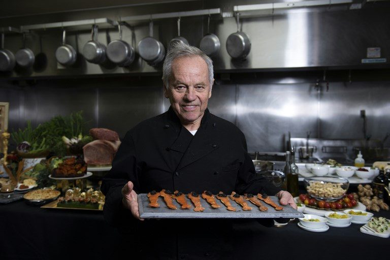 GETTING READY. Celebrity Chef Wolfgang Puck poses in the kitchen while preparing the diner for the 91st annual Academy Awards Governors Ball, in Hollywood, California, February 20, 2019. Photo by Valerie Macon/ AFP 