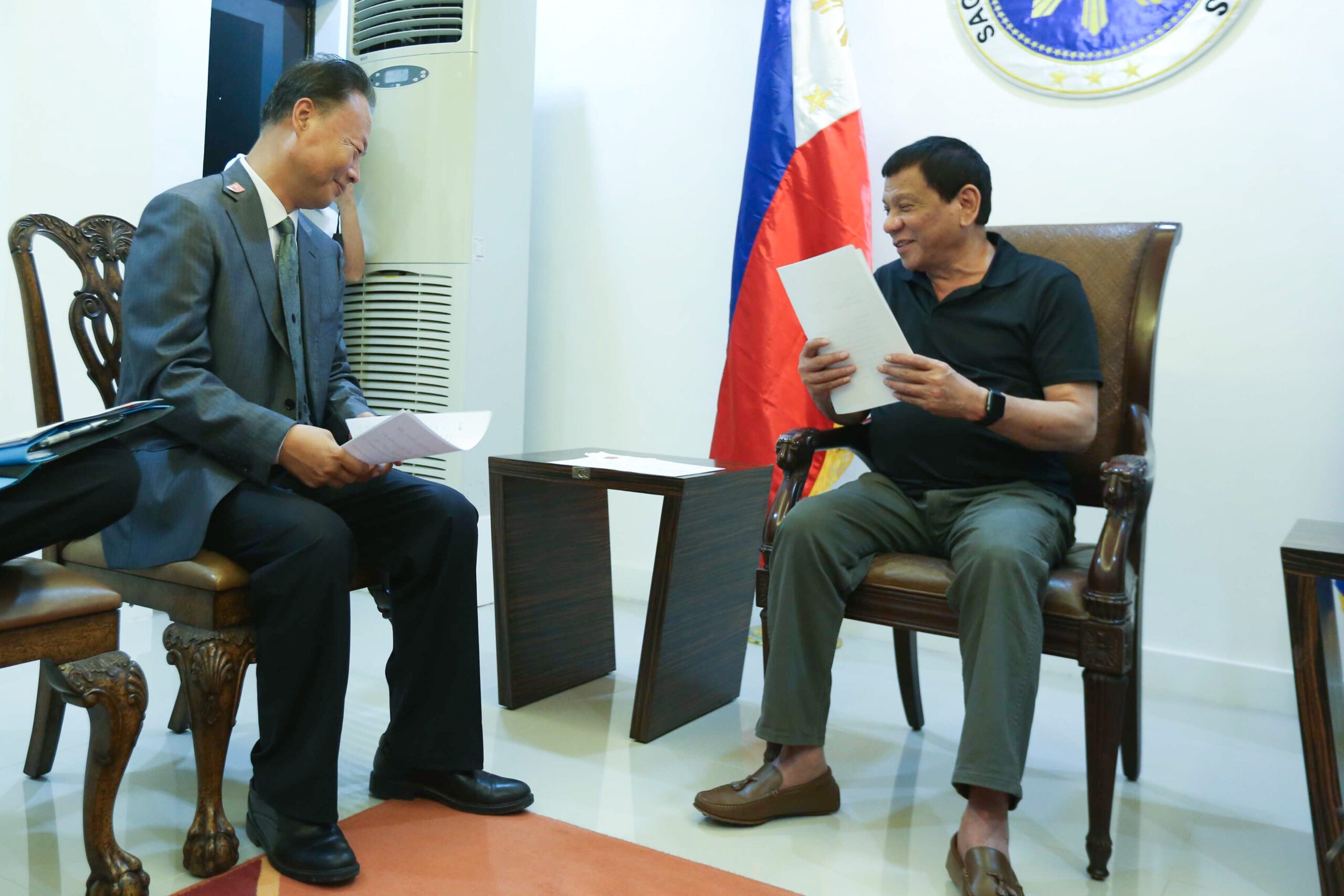 Duterte, China envoy discuss ‘proper handling’ of sea row