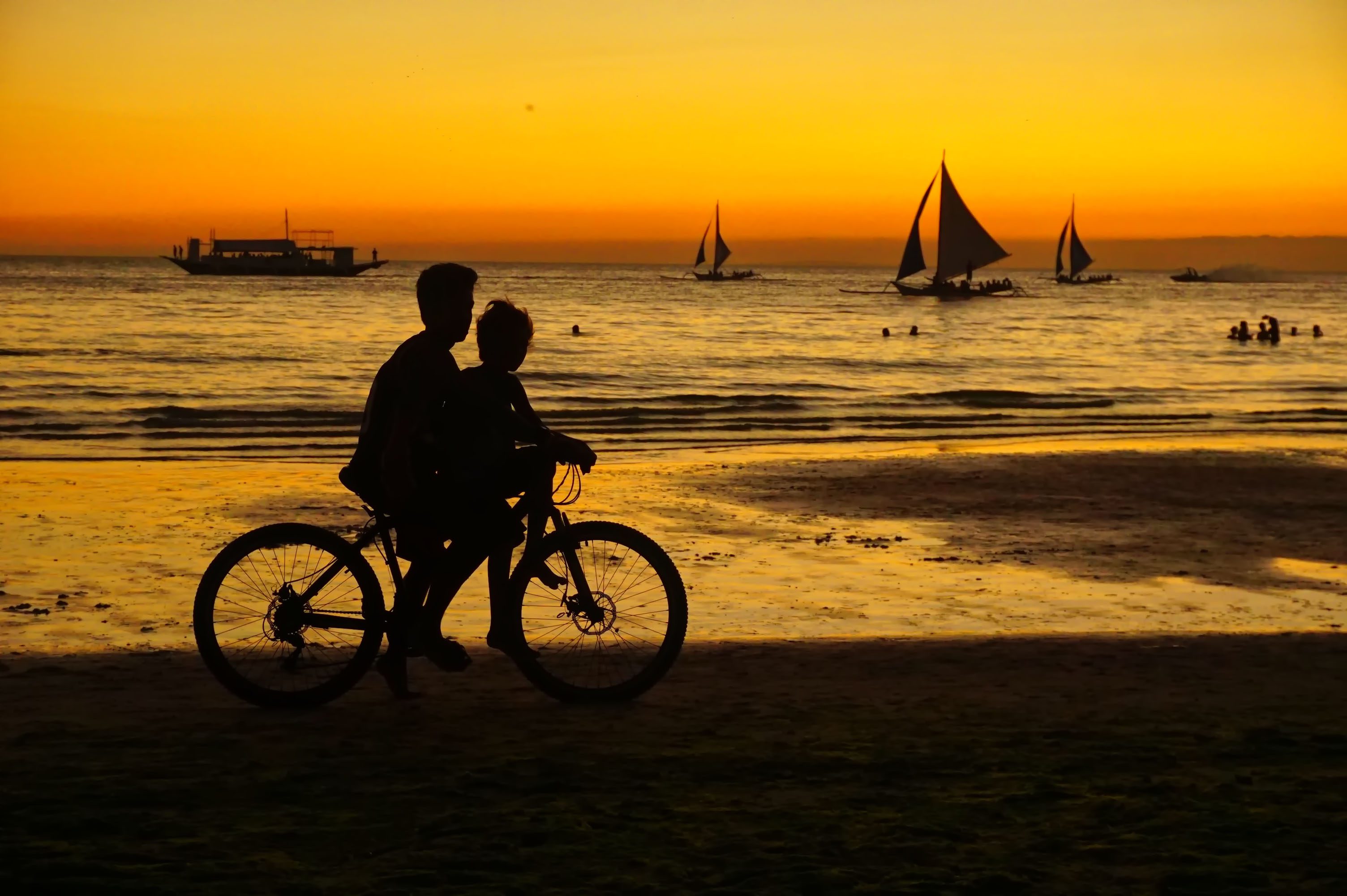 LOVELY SUNSETS. This is among the thrills offered by Boracay. File photo by Louie Lapat/Rappler  