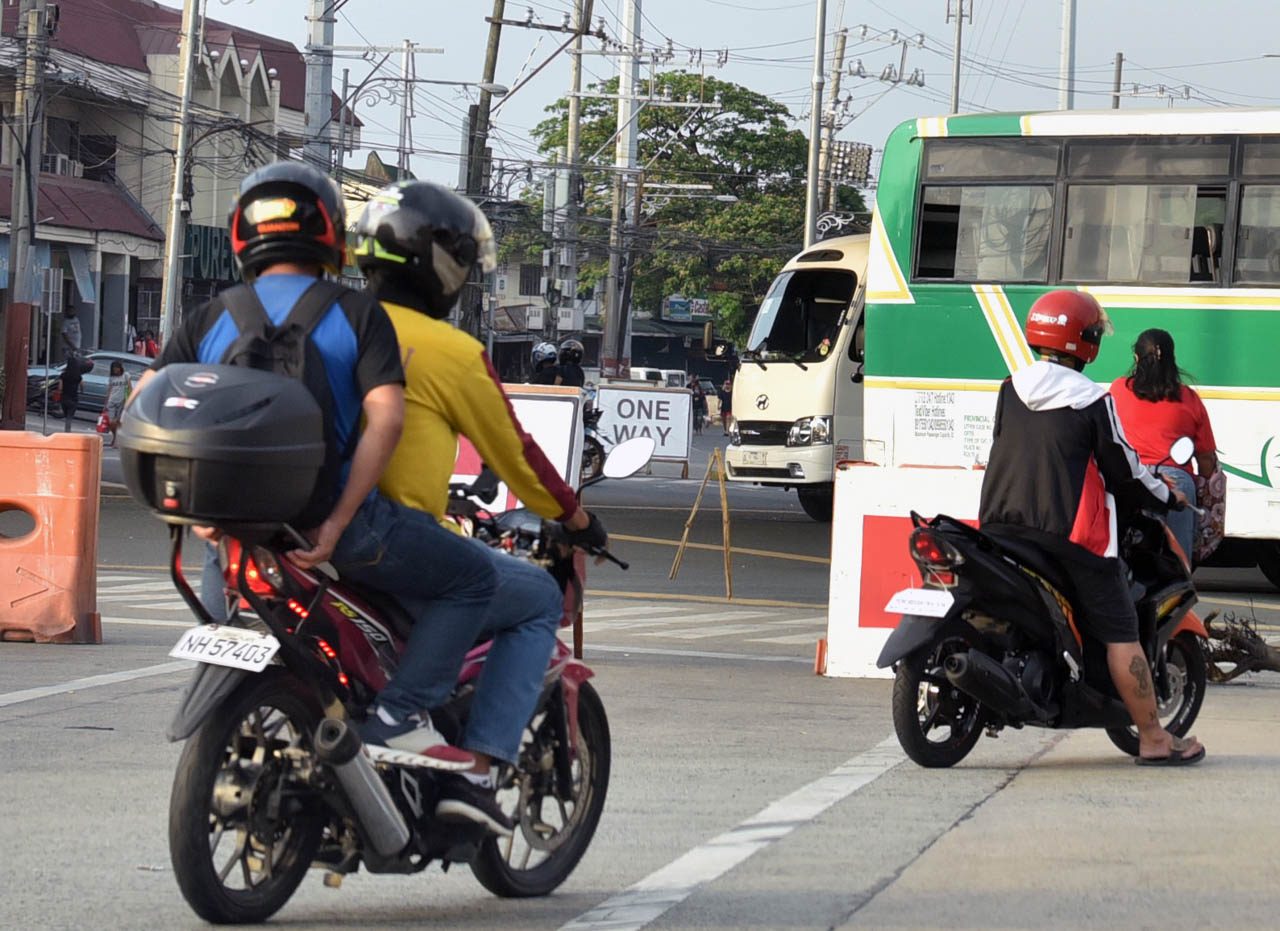 Cebu Governor Garcia takes back EO permitting motorcycle backriding