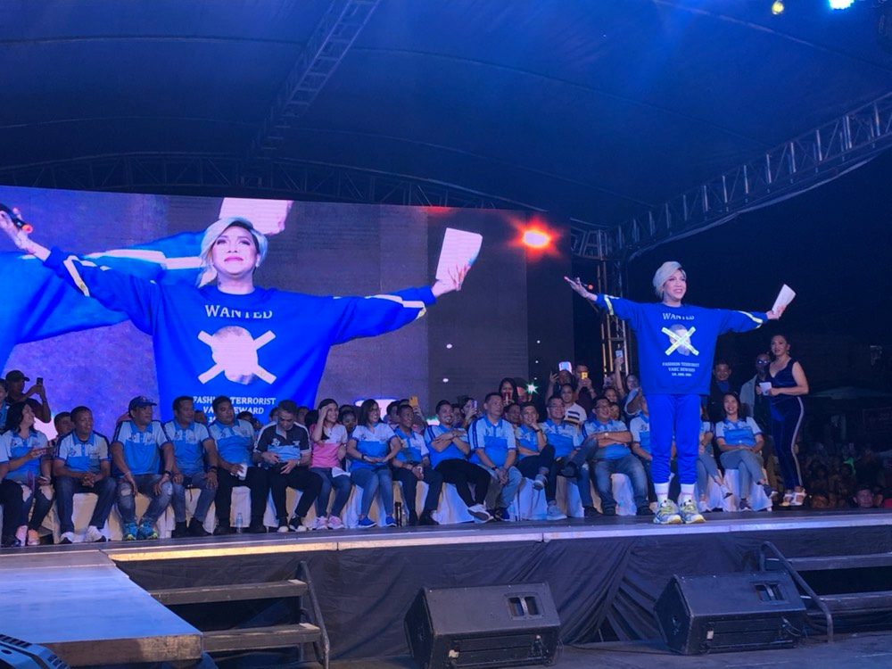 VICE POWER. Vice Ganda performs onstage during the rally for Abby Binay in Makati. Photo by Mara Cepeda/Rappler 