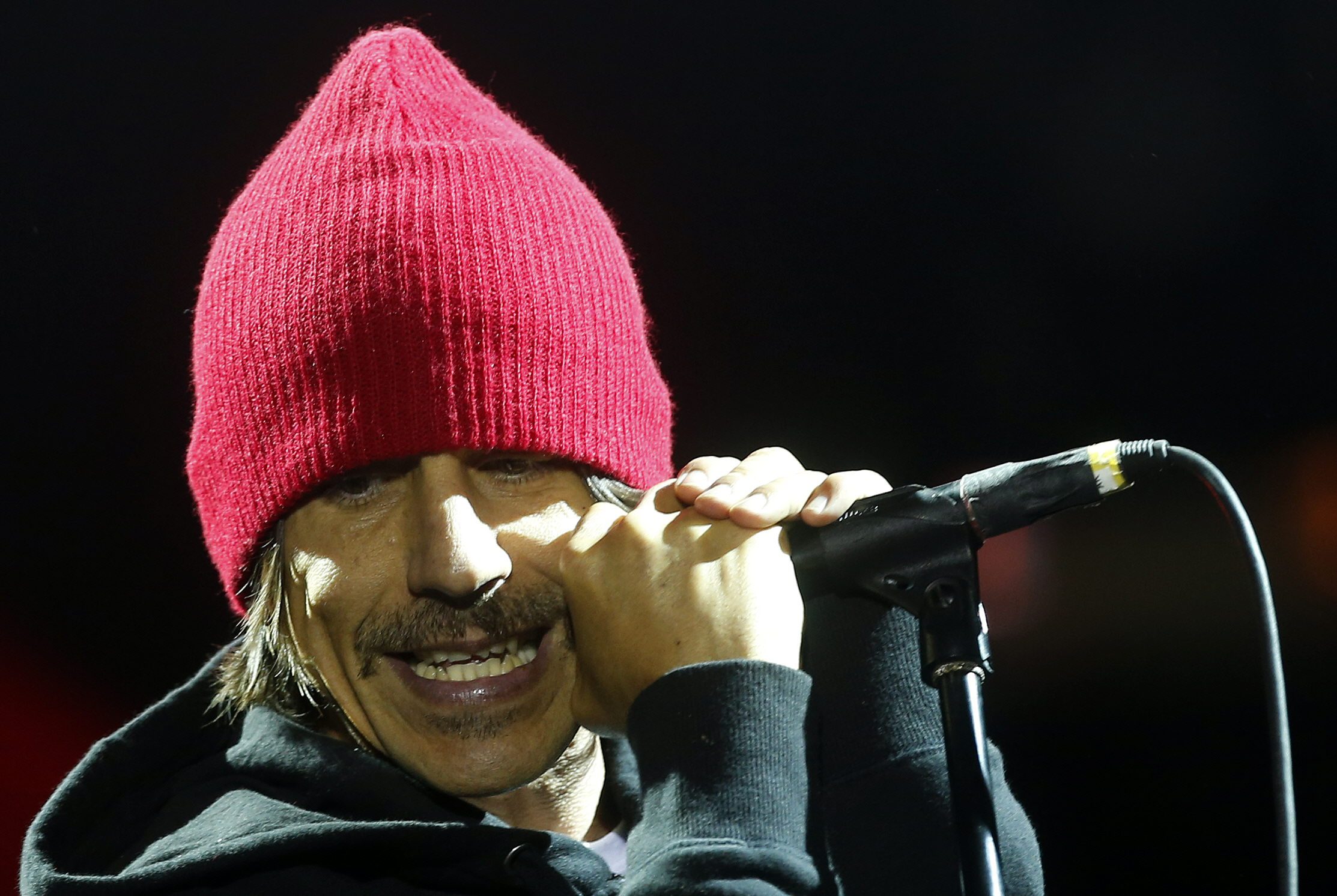 Red Hot Chili Peppers frontman Anthony Kiedis hospitalized, cancels shows