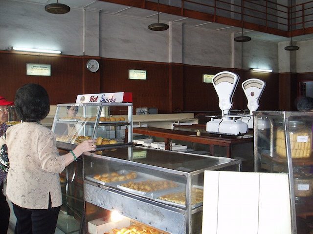 Empat toko roti jadul paling eksis di Bandung