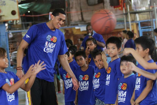 IN PHOTOS: Jordan Clarkson teaches basketball skills in Tondo