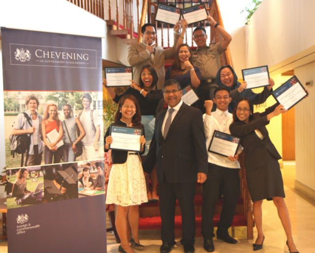 FILIPINO SCHOLARS. Bottom row from L-R: Evangeline Co, British Ambassador Asif Ahmad, Junefe, Payot and Marie Tanya Recalde
Middle row from L-R: Anna Oposa, Armi Bayot and Marhalika Alonto
Top row from L-R: Albert Domingo and Carlos Tingson. Photos courtesy of British Embassy