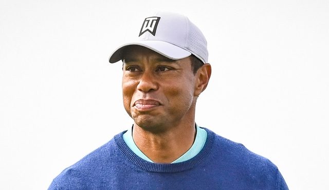 Tiger roars into contention for record 83rd US PGA win