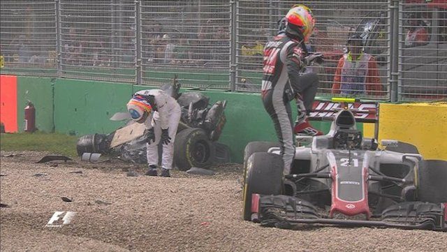 Formula 1: Alonso tabrak ban belakang Gutierrez, mobilnya hancur
