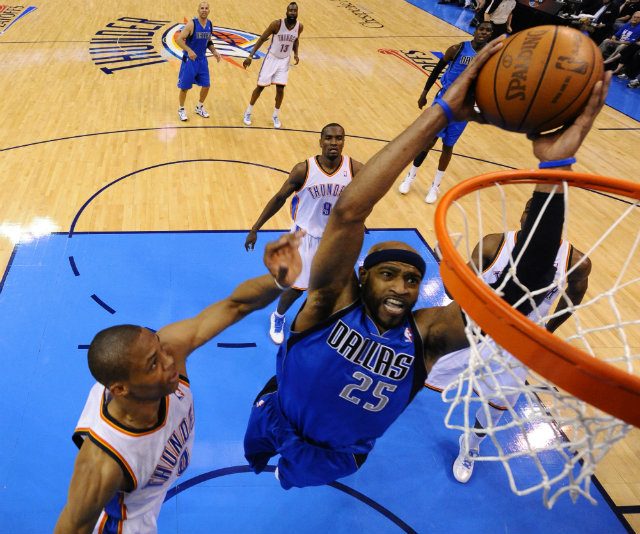 WATCH: Vince Carter shows age in dunk fail