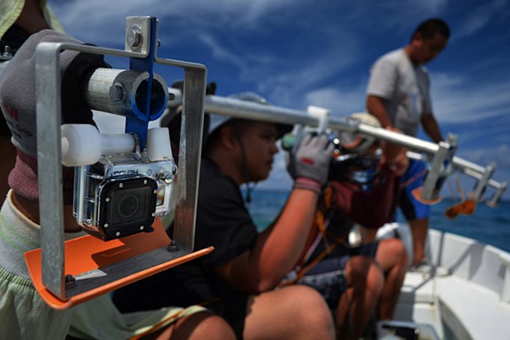 ARRAS CAMERA ARRAY. Measuring four meters in length and made of aluminum, PVC and engineering plastic, it sports five GoPro cameras which take continuous video. The images are stitched to create reef mosaics, which can be directly uploaded onto Google Earth. Photo by Gregg Yan/WWF