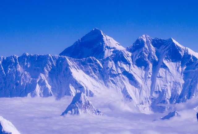 12 killed in worst-ever Everest accident: officials